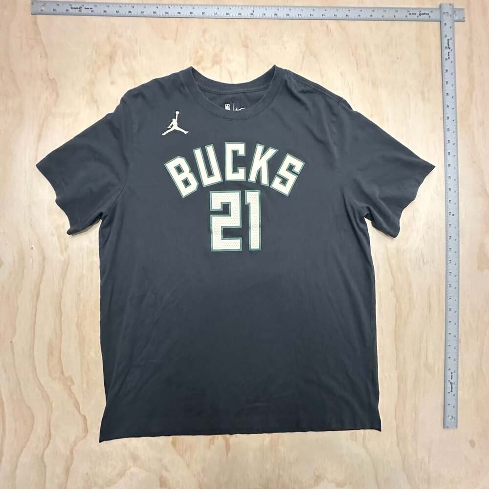 Jordan Milwaukee Bucks Jrue Holiday 21 Statement Edition Black T-Shirt Size XL